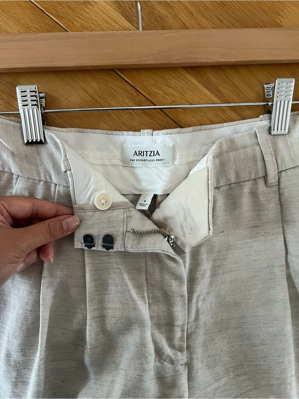 Aritzia The Effortless Pant Cropped - CruiseLinen in Natural Ecru Size 4